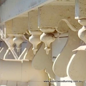 Eaves bracket finial